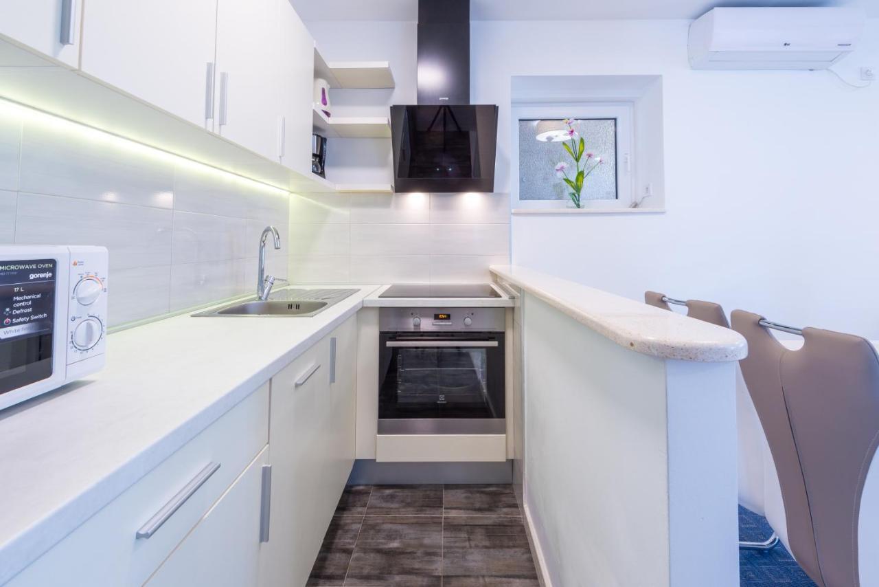 Apartments Lucija دوبروفينك الغرفة الصورة