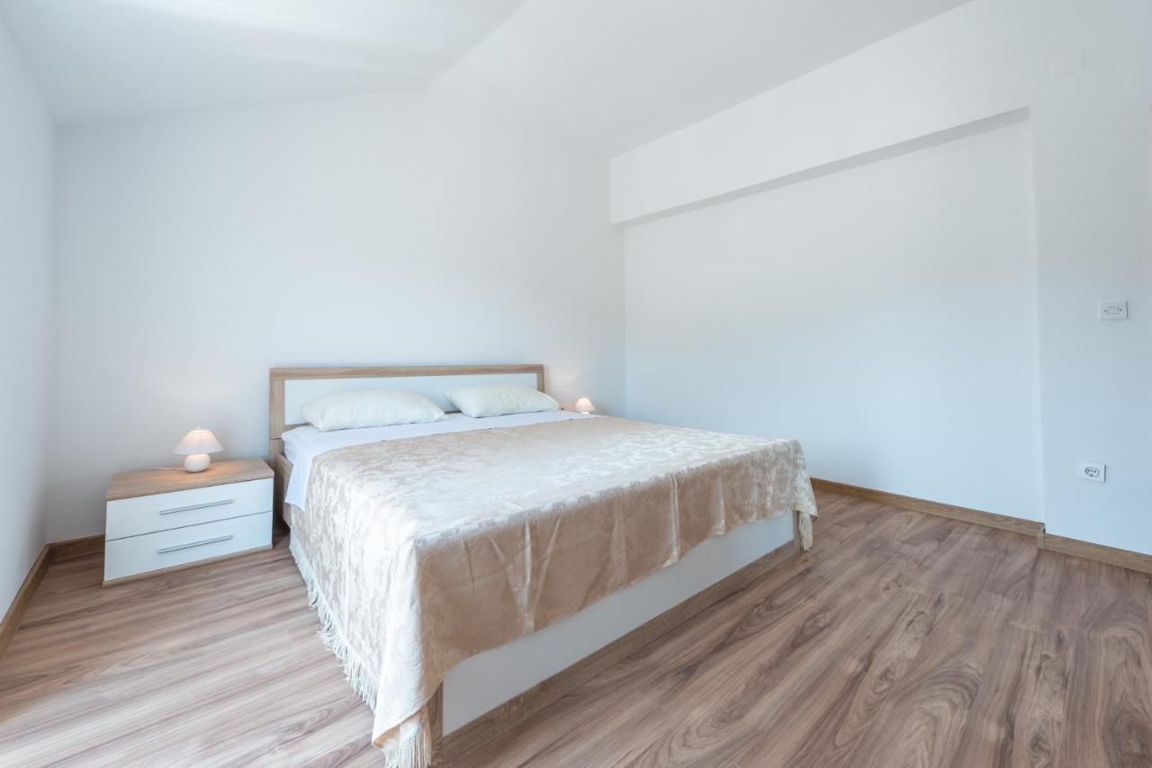 Apartments Lucija دوبروفينك الغرفة الصورة